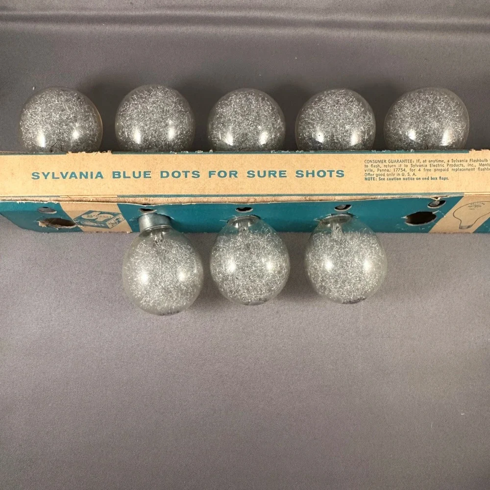 Sylvania Blue Dot‎ Flashbulbs Press 25 Type 25 Clear 8 Count Vintage Photography